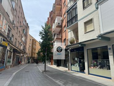 Bureau avec ascenseur à louer à Calle Gómez Becerra