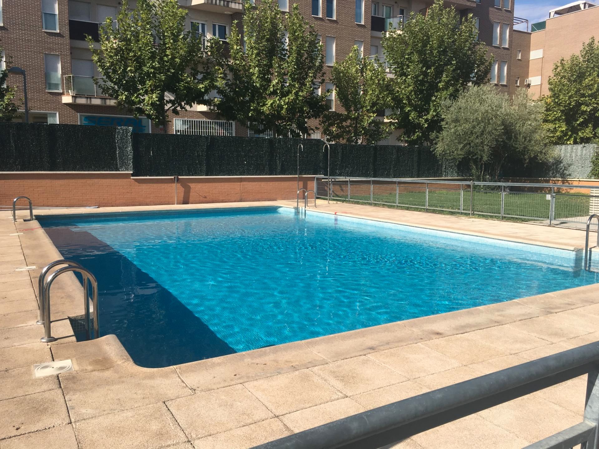 Swimming pool of Flat for sale in Arganda del Rey  with Air Conditioner, Heating and Storage room