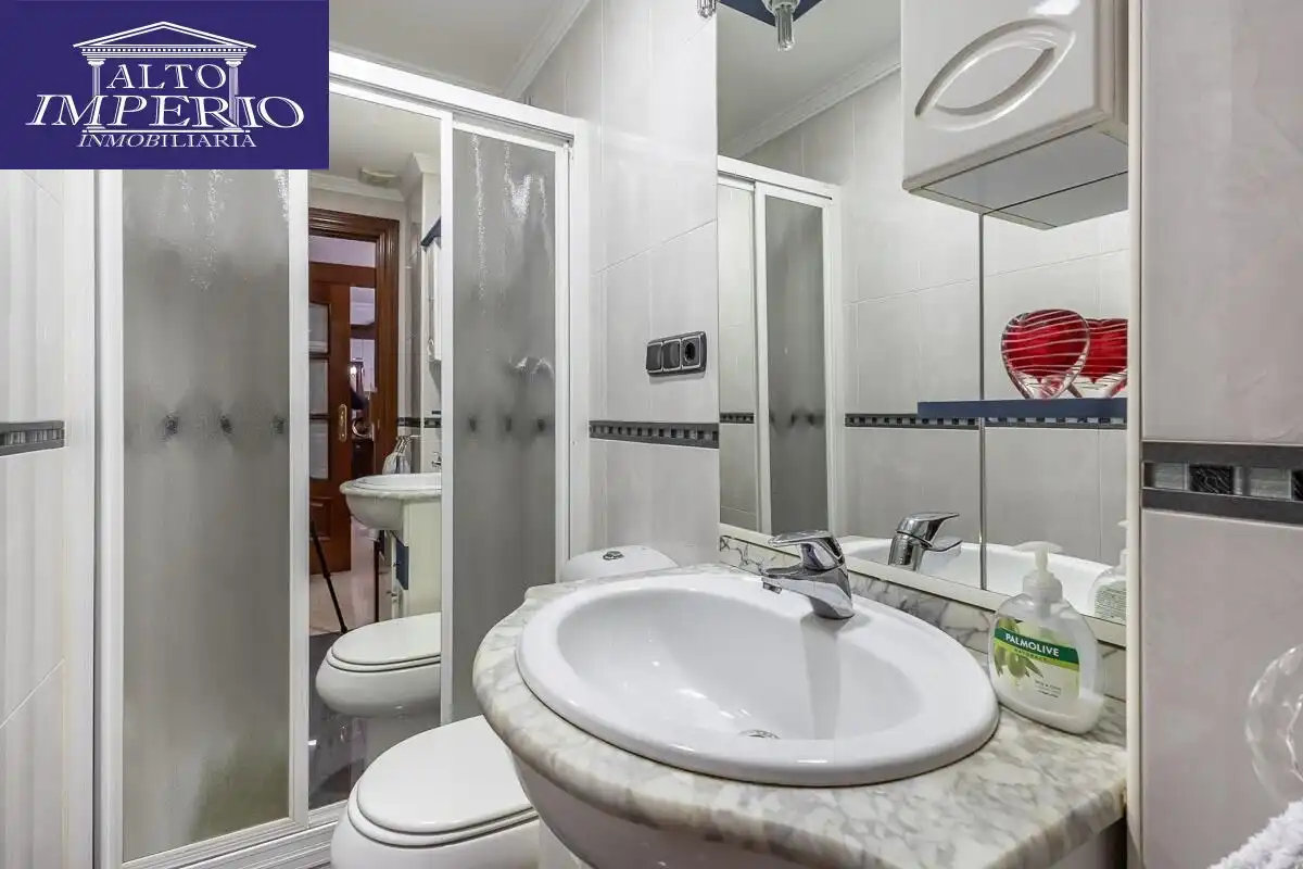 Piso con ascensor en venta en Calle ARQUITECTO JIMENEZ LACAL, imagen 25