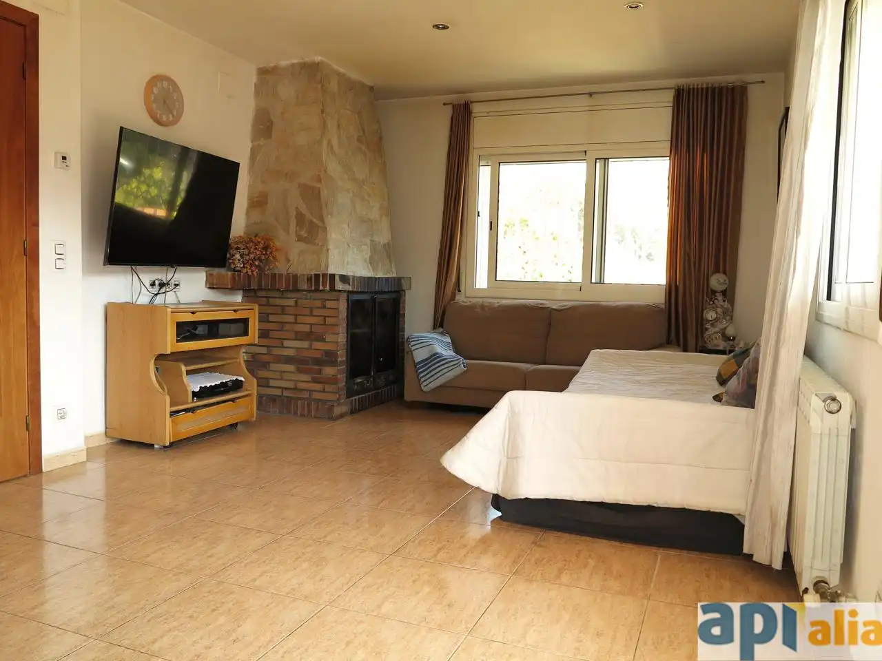Sala d'estar de Casa o xalet en venda en Tordera amb Calefacció, Jardí privat i Terrassa