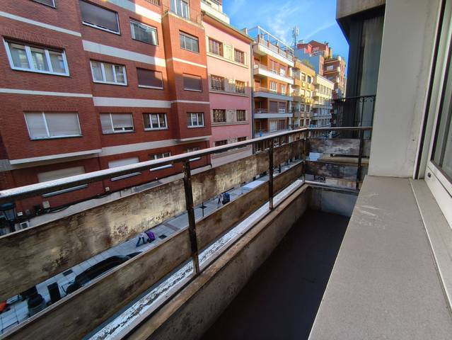 Piso en Venta en  CL MARQUES DE TEVERGA, 13 en Plaza de América