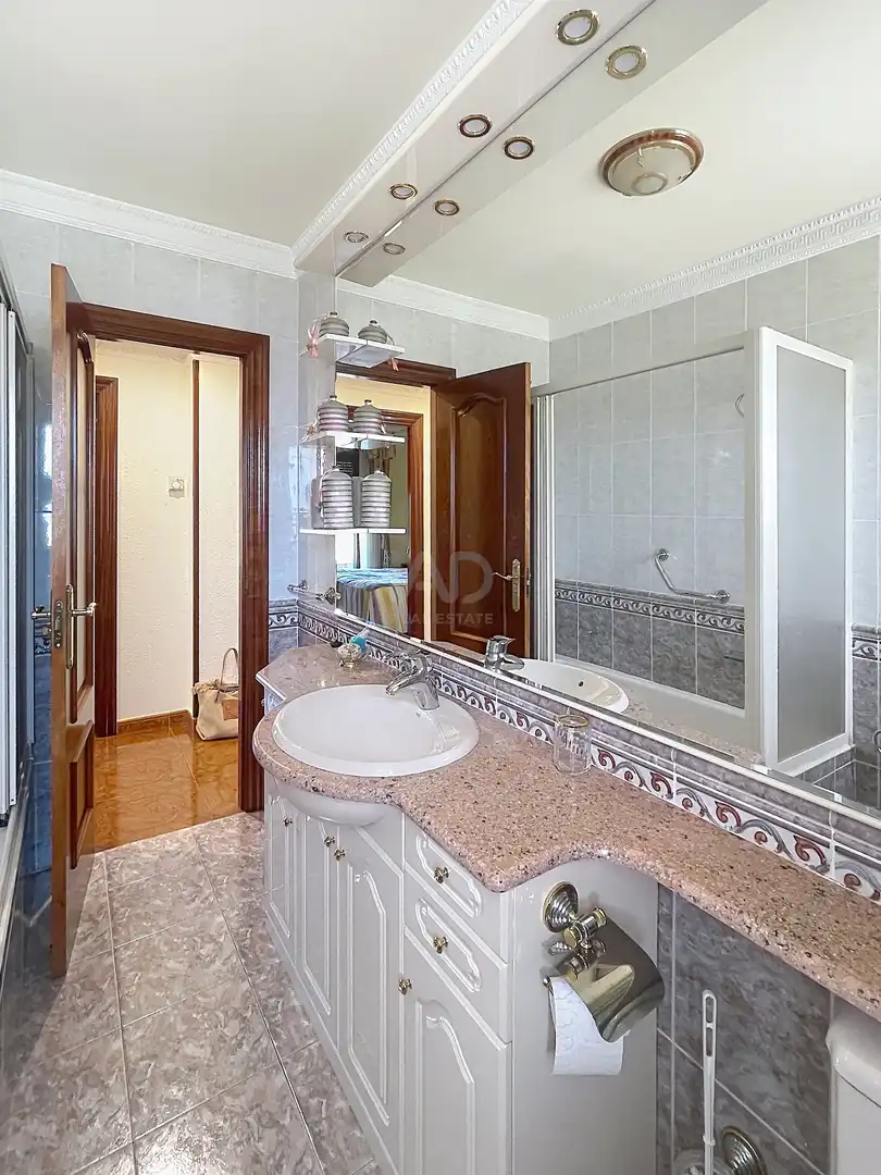 Bathroom of Houses for sale in Valle de Mena  with Air Conditioner, Heating and Terrace