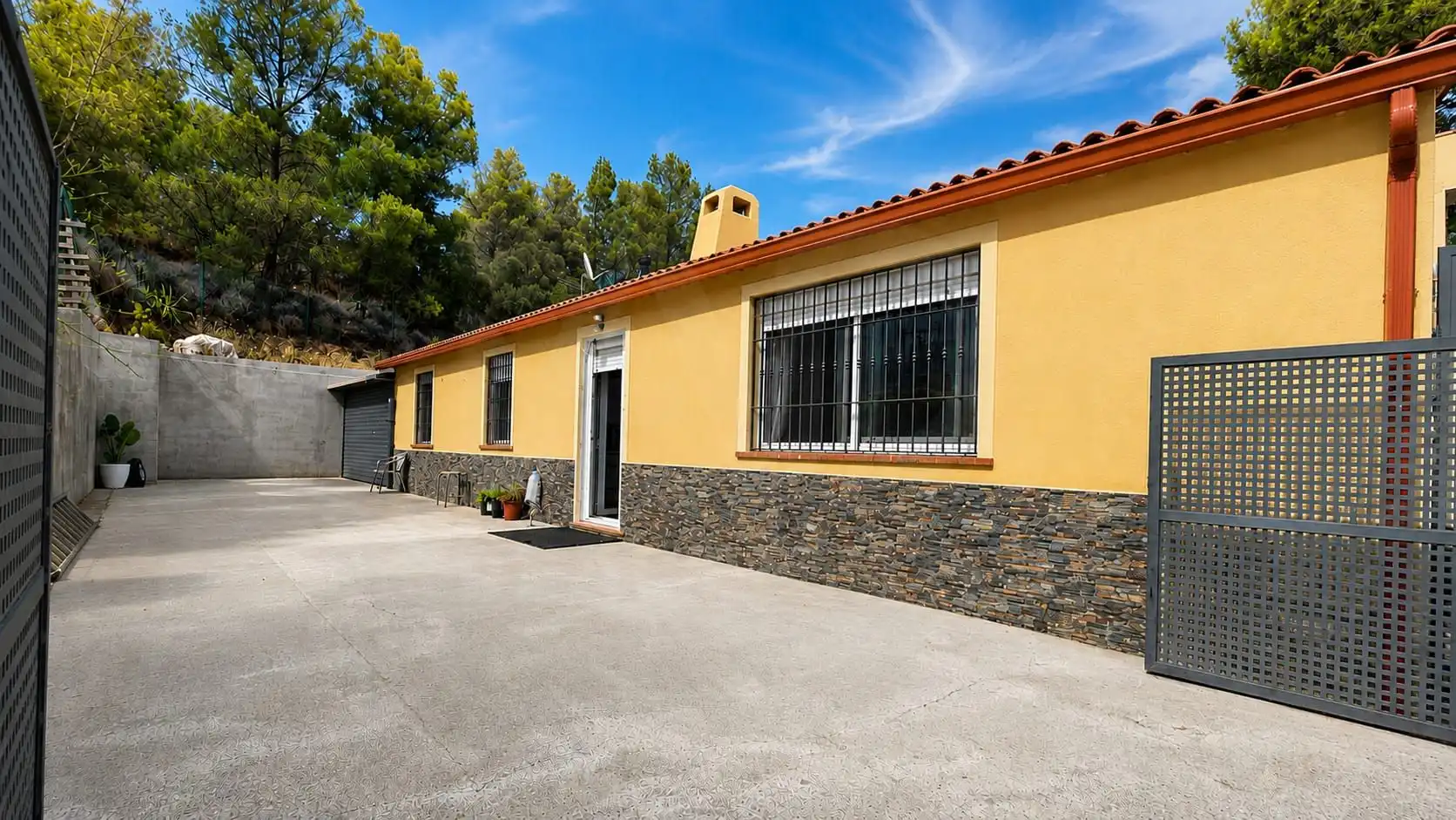 Vista exterior de Casa o xalet en venda en Riudecanyes amb Calefacció i Terrassa