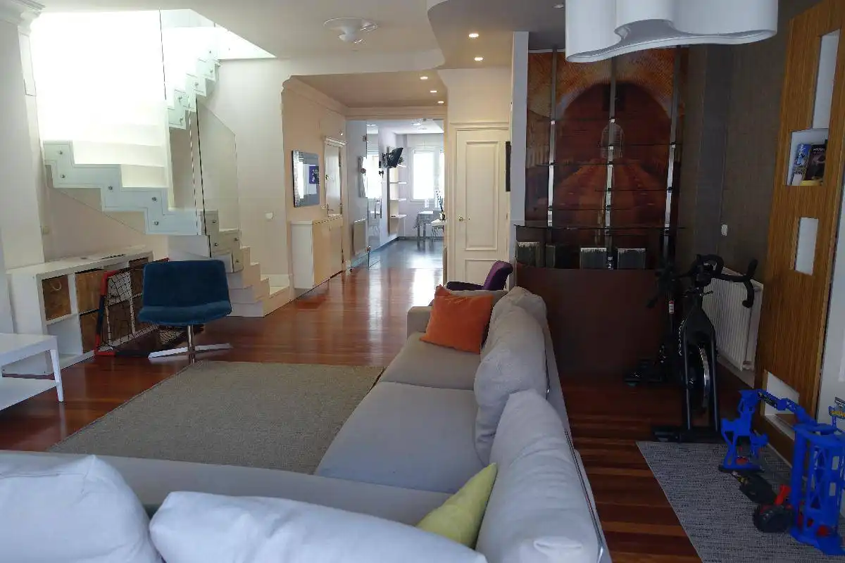 Wohnzimmer von Maisonette zum Verkauf in Bilbao  mit Heizung und Balkon