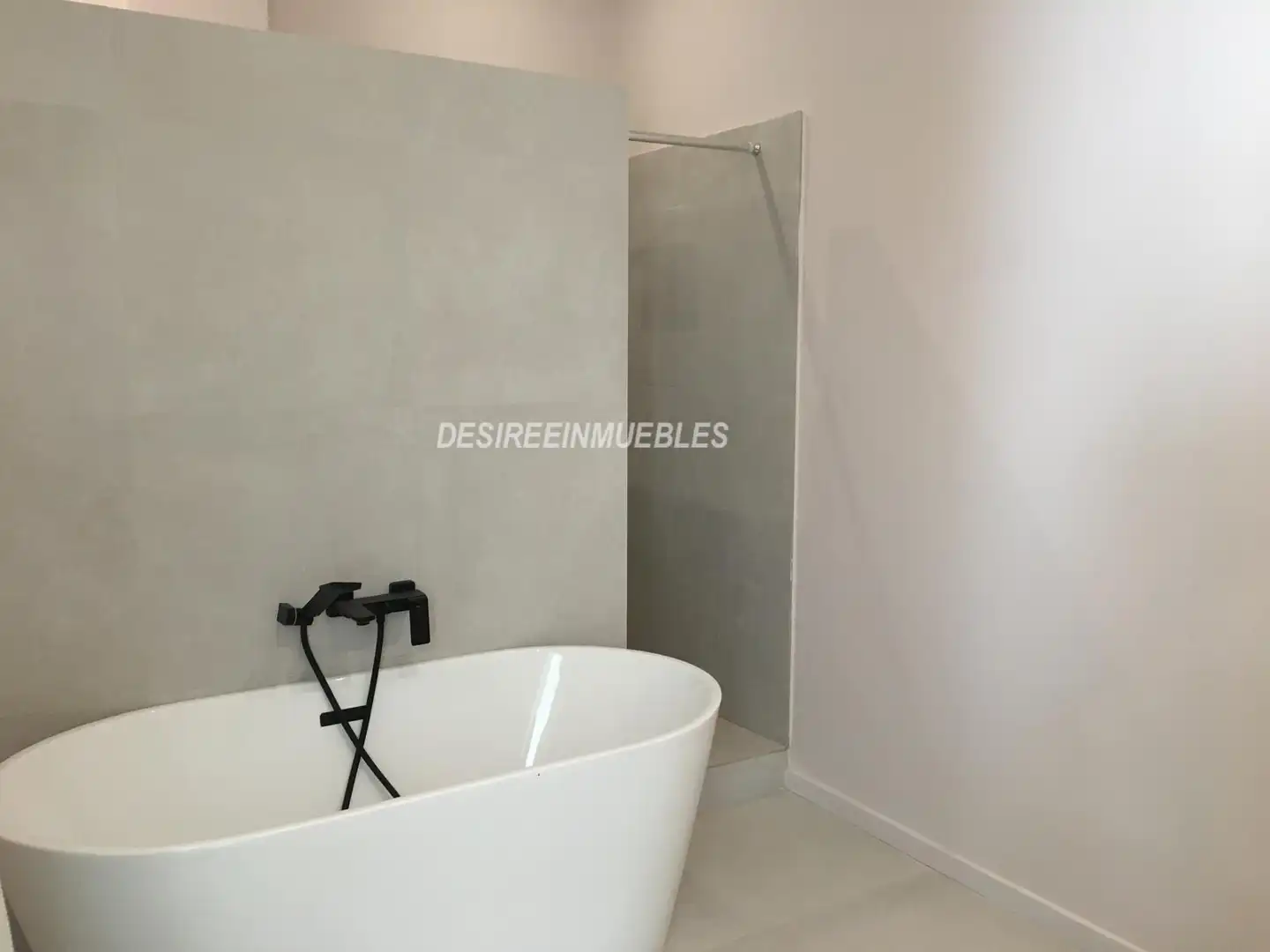 Baño de Oficina de alquiler en Valencia con Aire acondicionado, Calefacción y Terraza