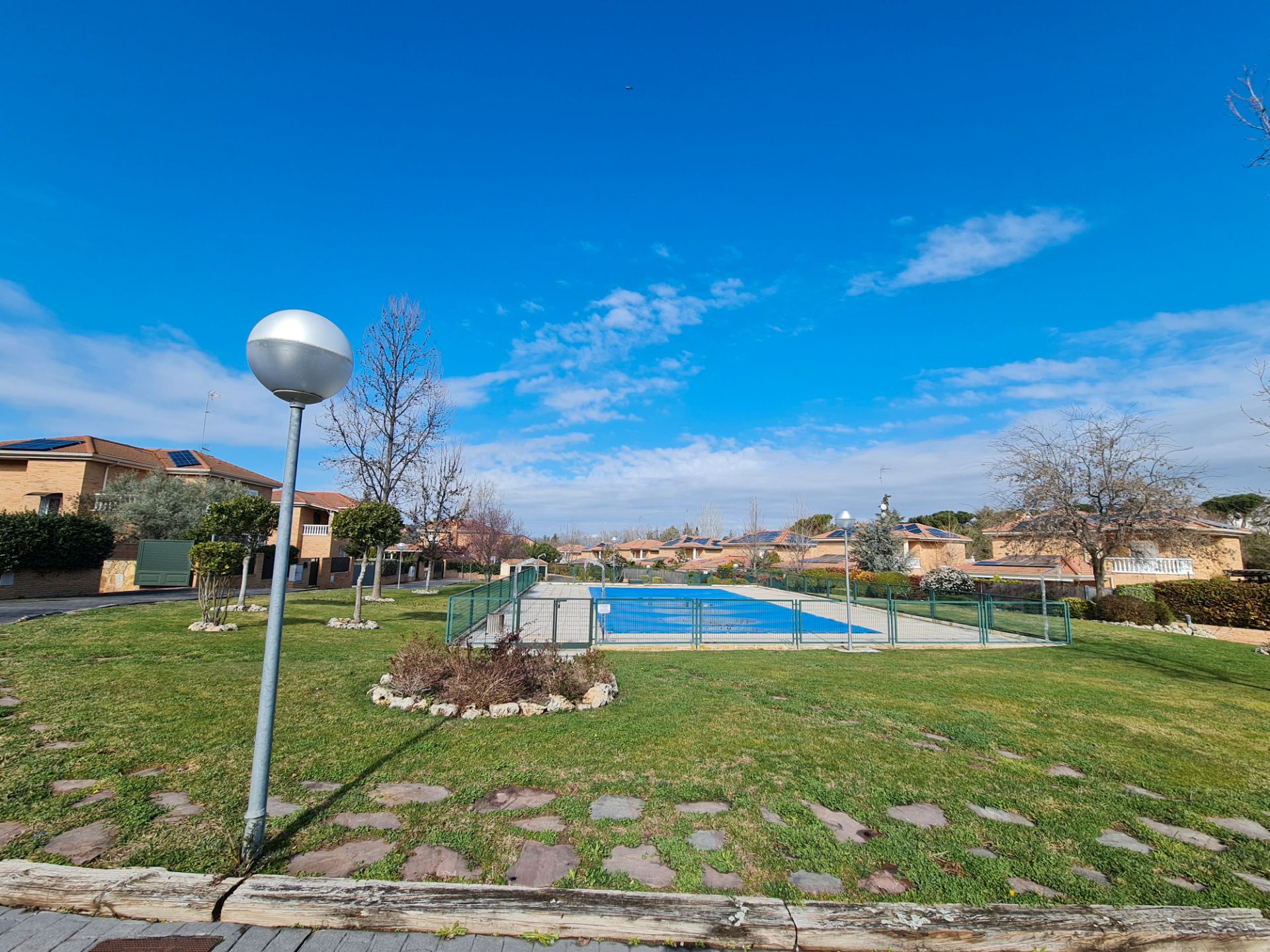 Piscina de Casa o xalet en venda en Villaviciosa de Odón amb Aire condicionat, Calefacció i Jardí privat