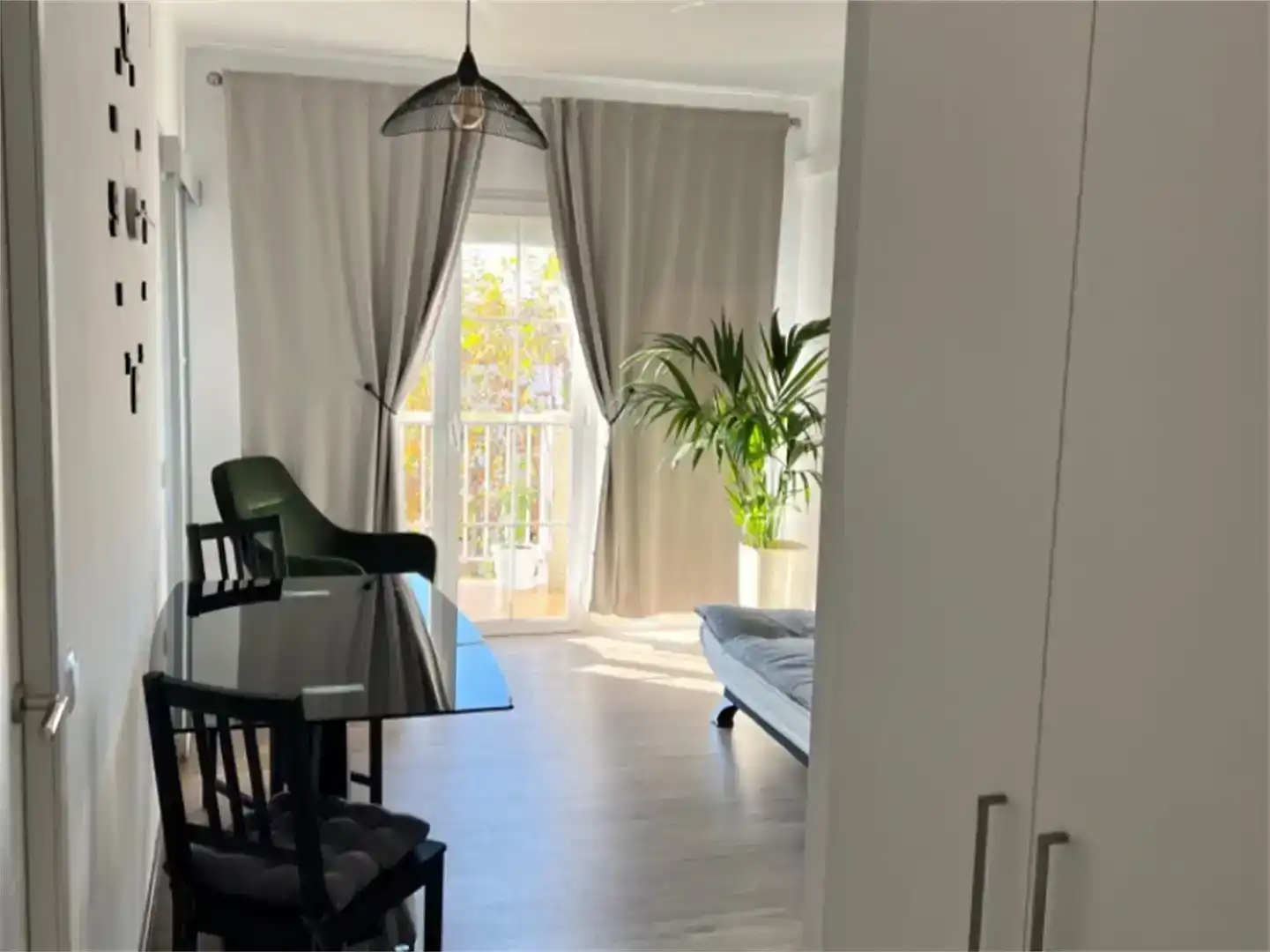 Sala d'estar de Pis en venda en Empuriabrava amb Aire condicionat, Parquet i Balcó