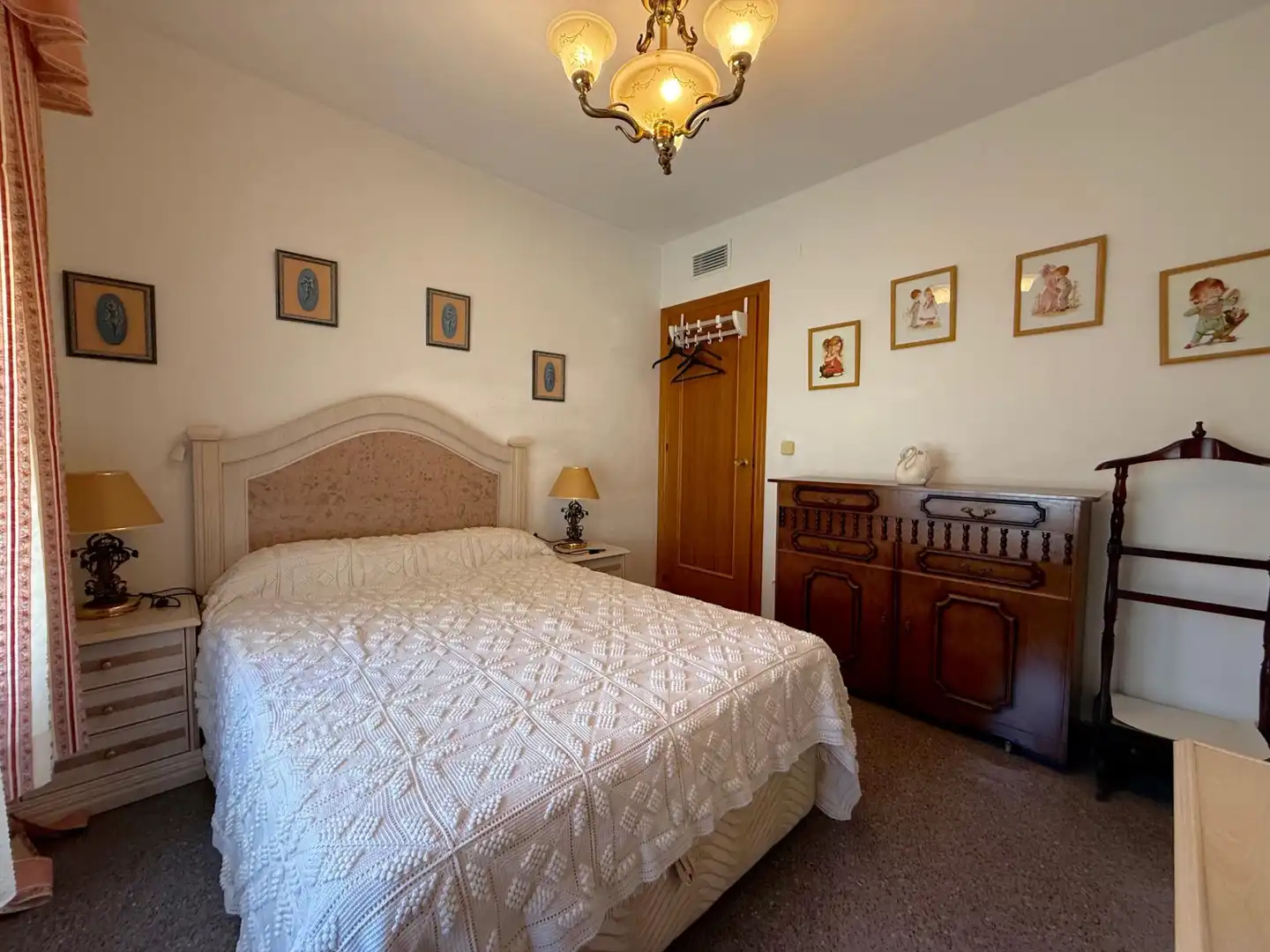 Habitación de Apartamento en venta en Benidorm con Aire acondicionado, Jardín privado y Amueblado