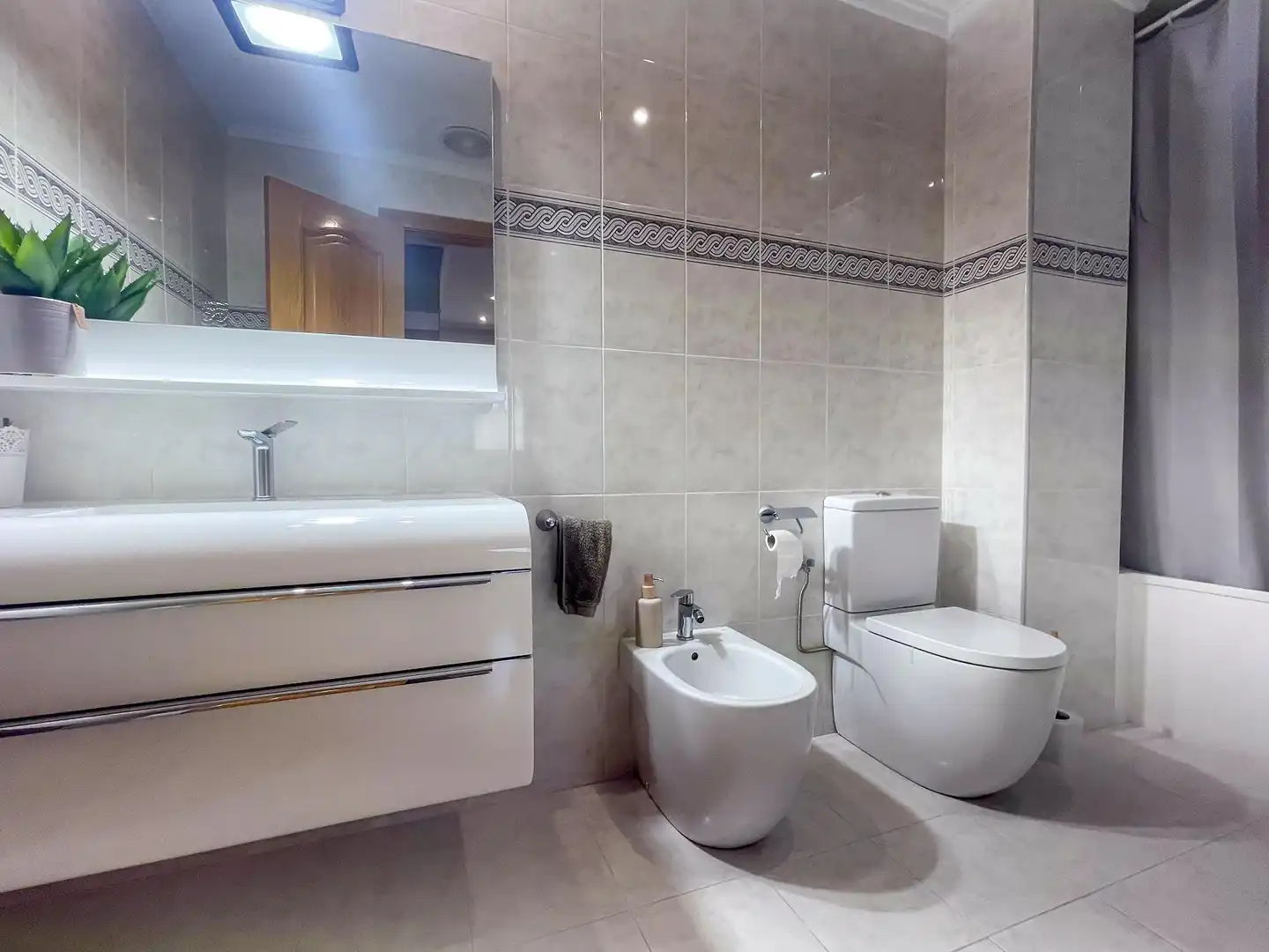 Flat for rent in Plaza JUAN GRANDIA, Requena