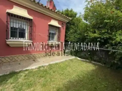 Vista exterior de Casa o xalet en venda en El Puerto de Santa María amb Aire condicionat i Terrassa