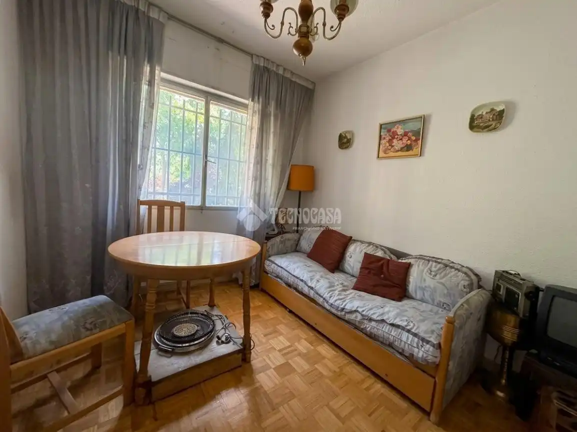 Sala d'estar de Pis en venda en Madrid amb Calefacció