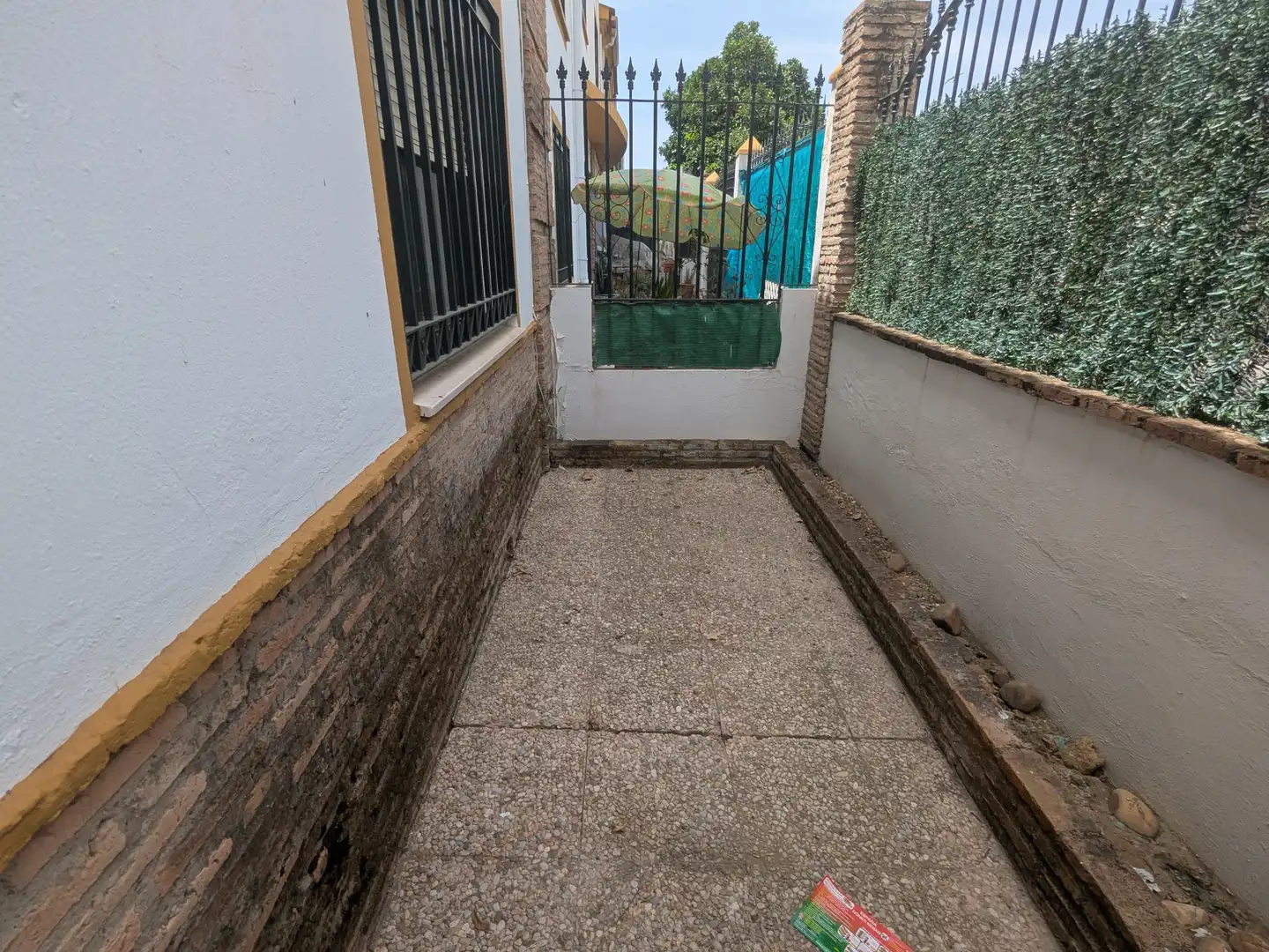 Parking de Casa adosada en venta en Sevilla con Balcón