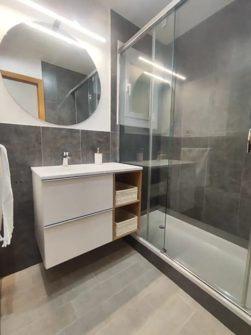 Bany de Pis en venda en Girona amb Aire condicionat, Calefacció i Parquet