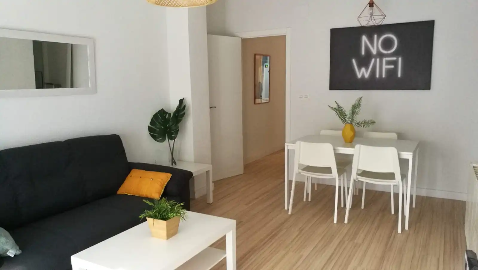 Living room of Flat for rent in Granada  with Air Conditioner, Heating and Furnished