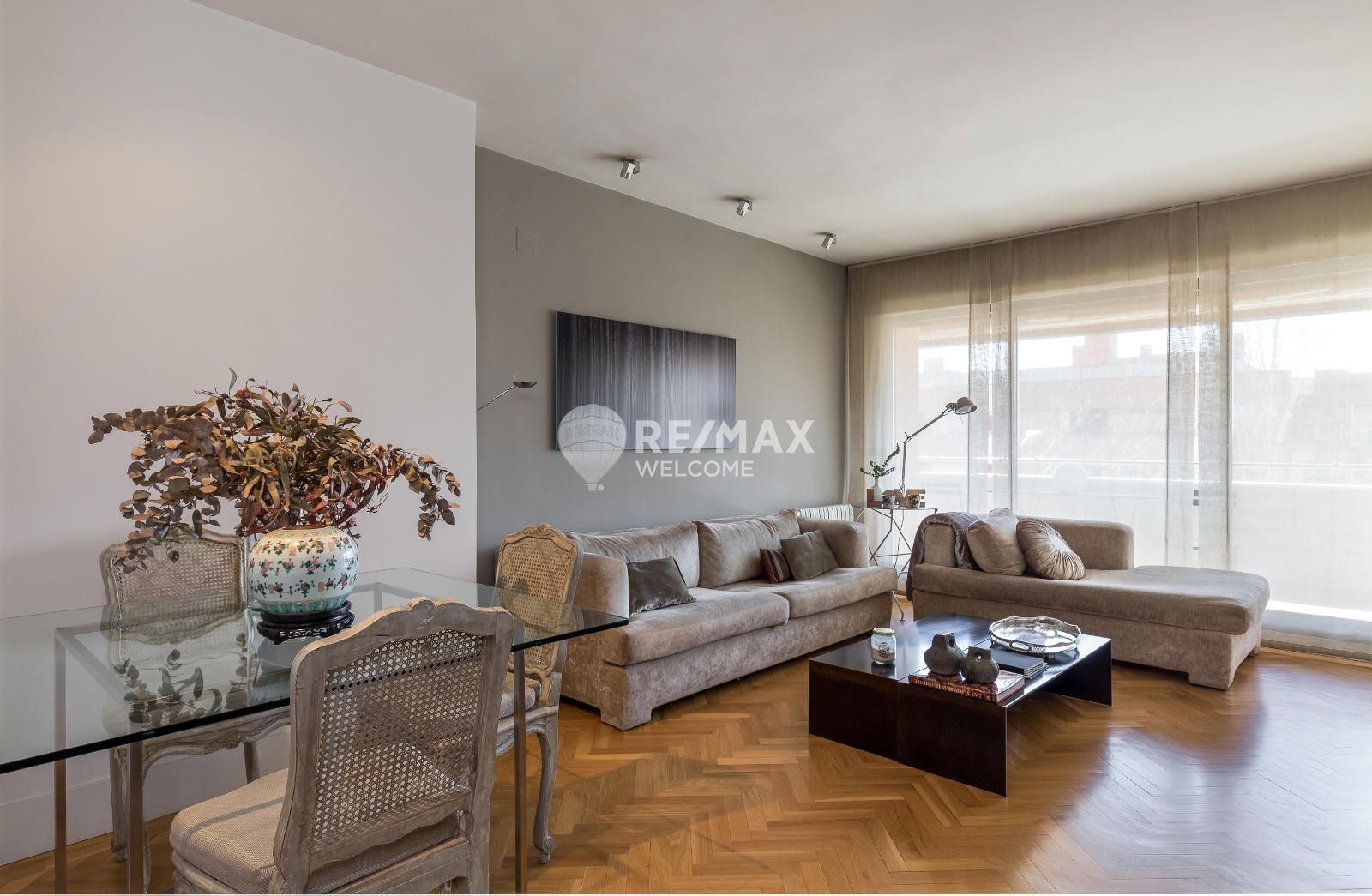 Living room of Flat to rent in Pozuelo de Alarcón  with Air Conditioner, Swimming Pool and Community pool