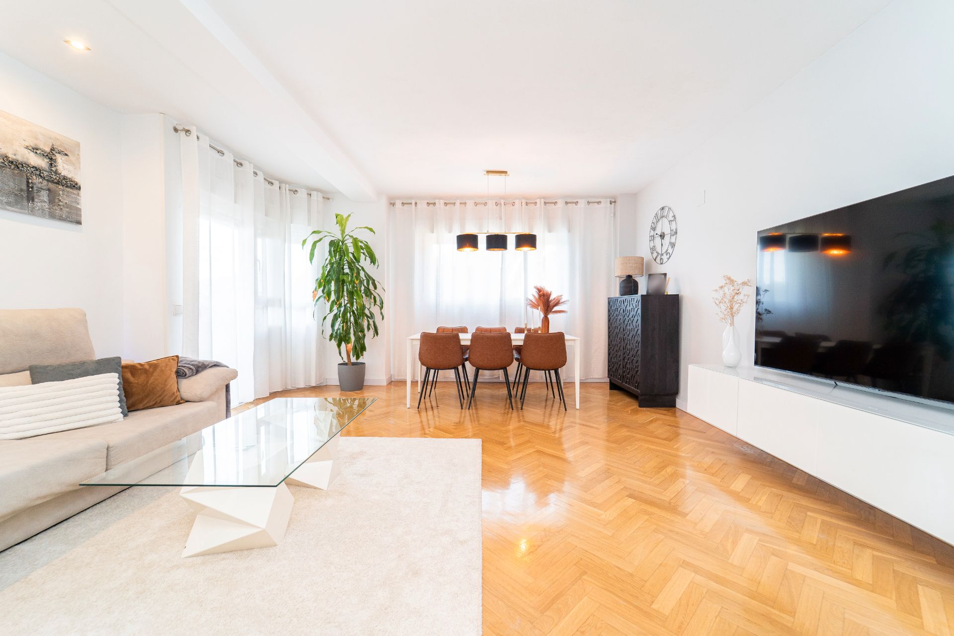 Sala d'estar de Àtic en venda en Boadilla del Monte amb Calefacció, Parquet i Terrassa
