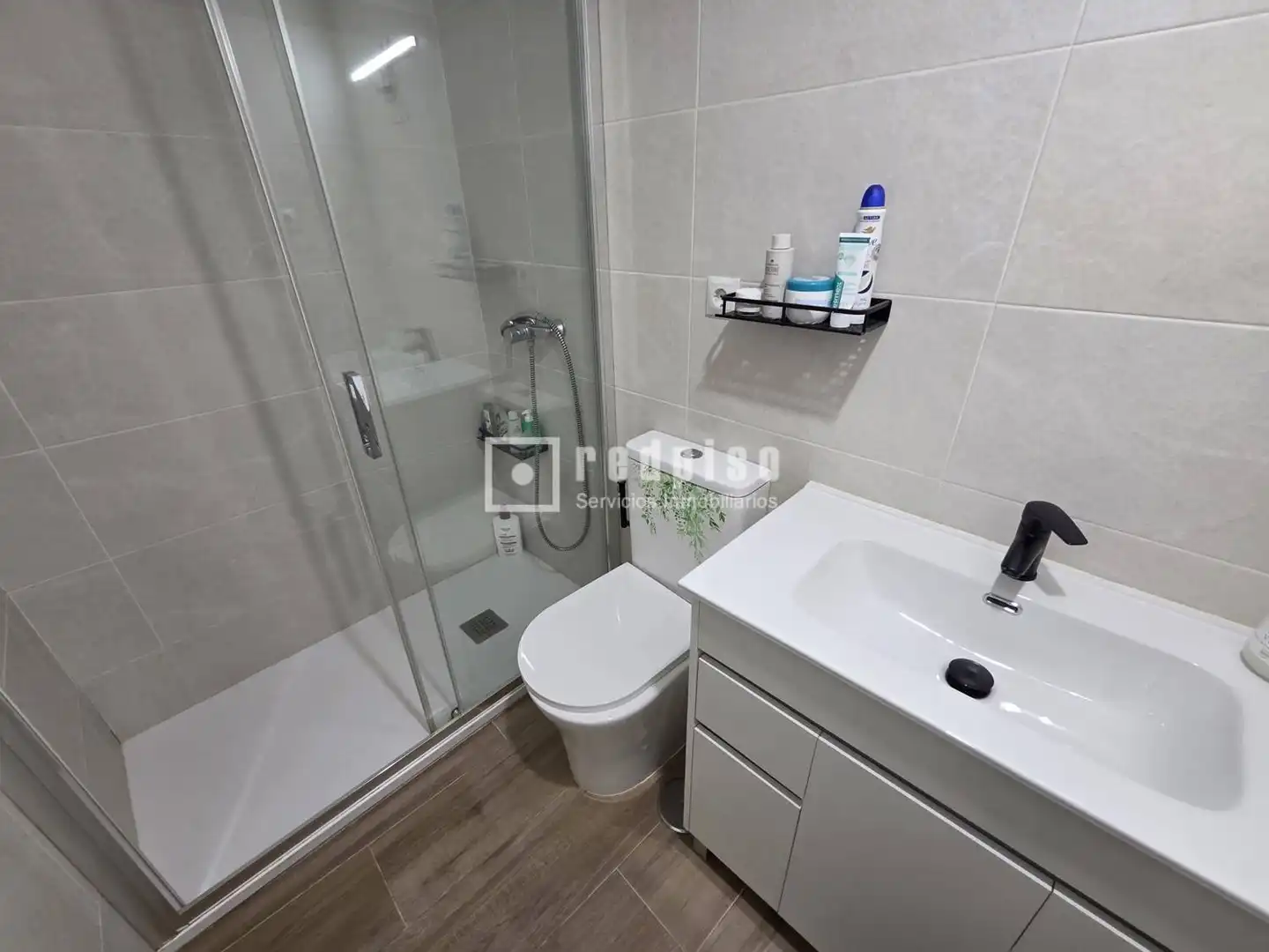 Bathroom of Study for sale in Madrid  with Air Conditioner and Heating