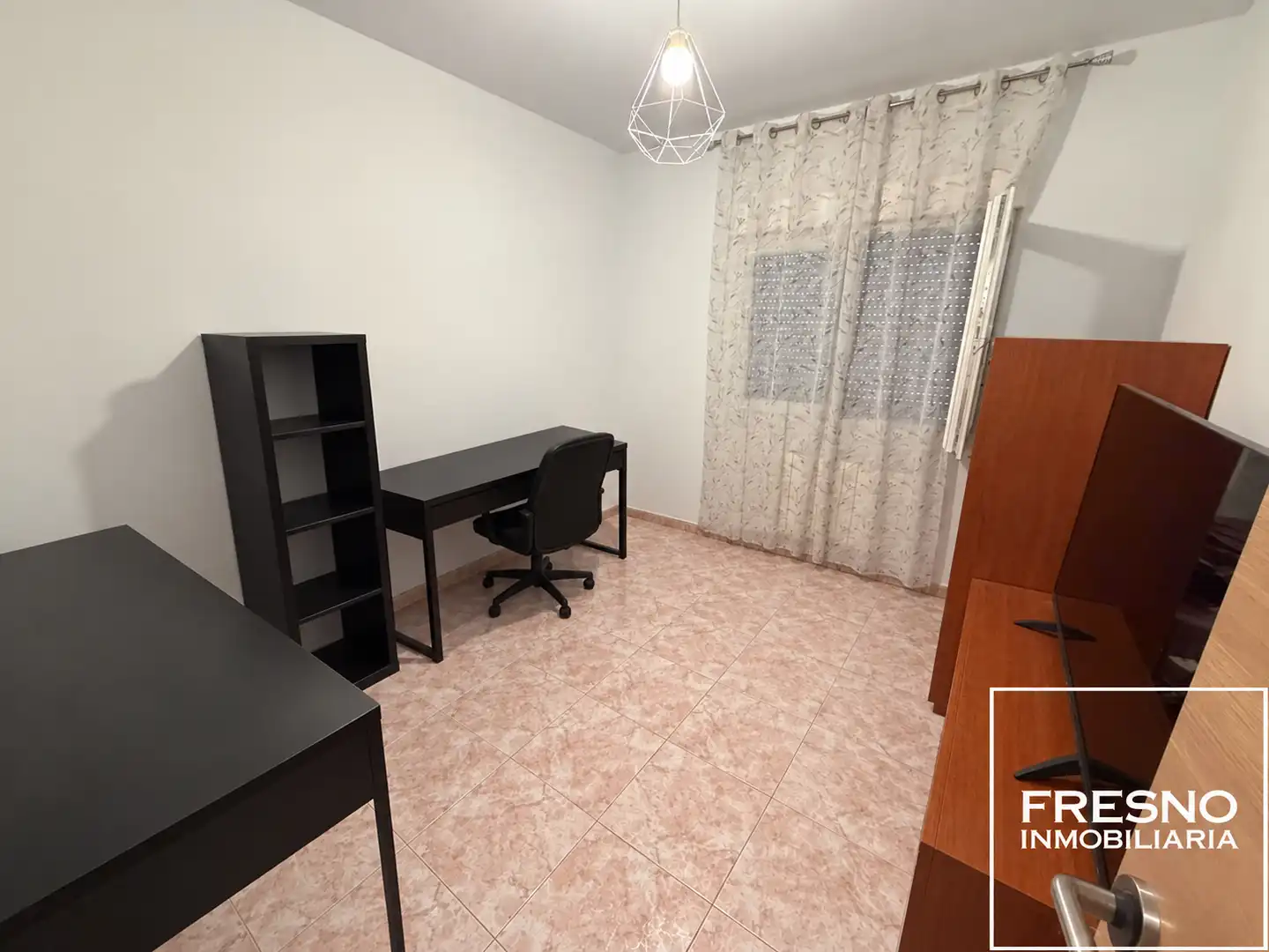 Habitación de Casa adosada en venta en Valdepiélagos con Calefacción, Jardín privado y Terraza