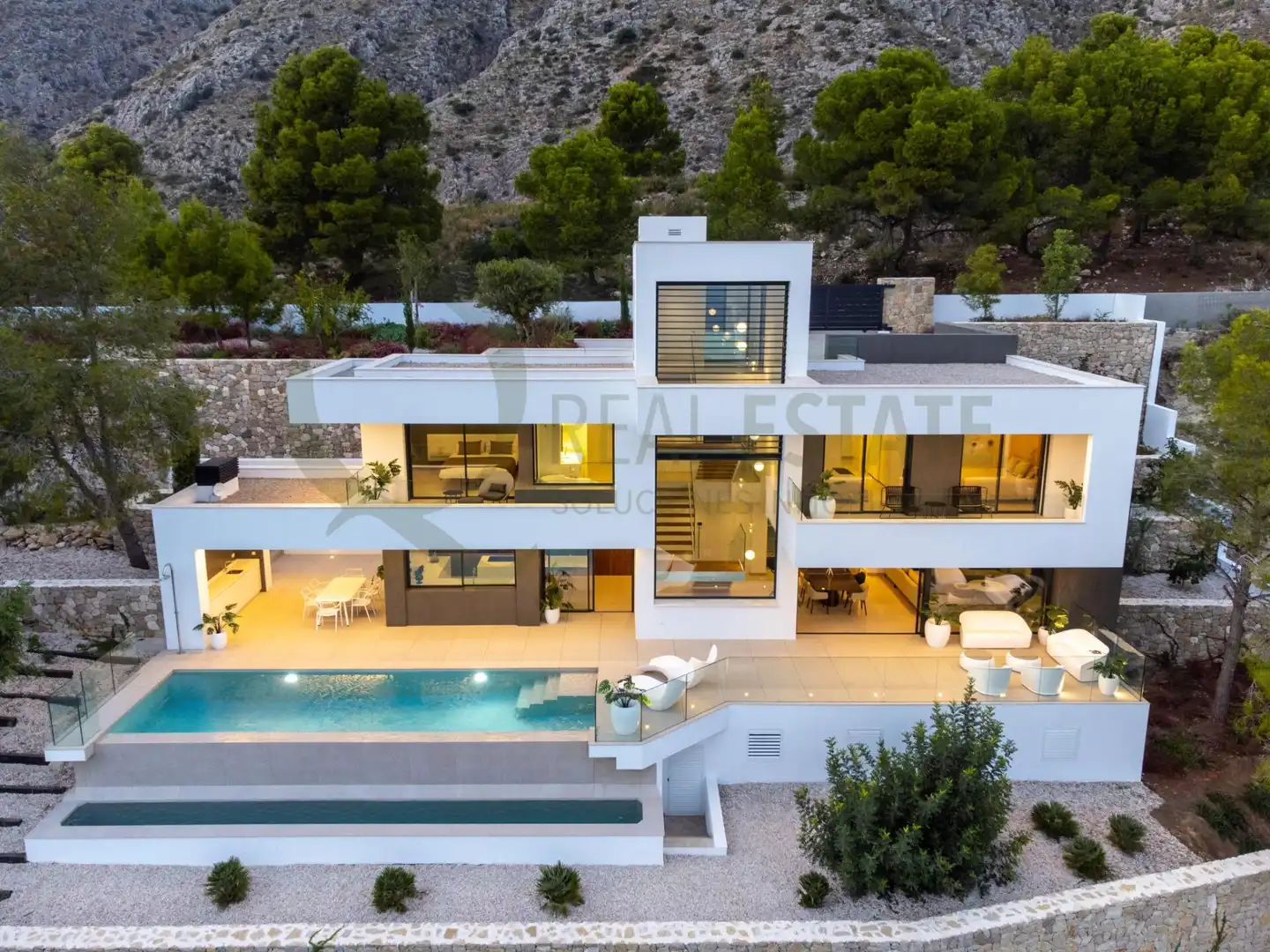 Vista exterior de Casa o xalet en venda en Alicante / Alacant amb Calefacció, Jardí privat i Terrassa