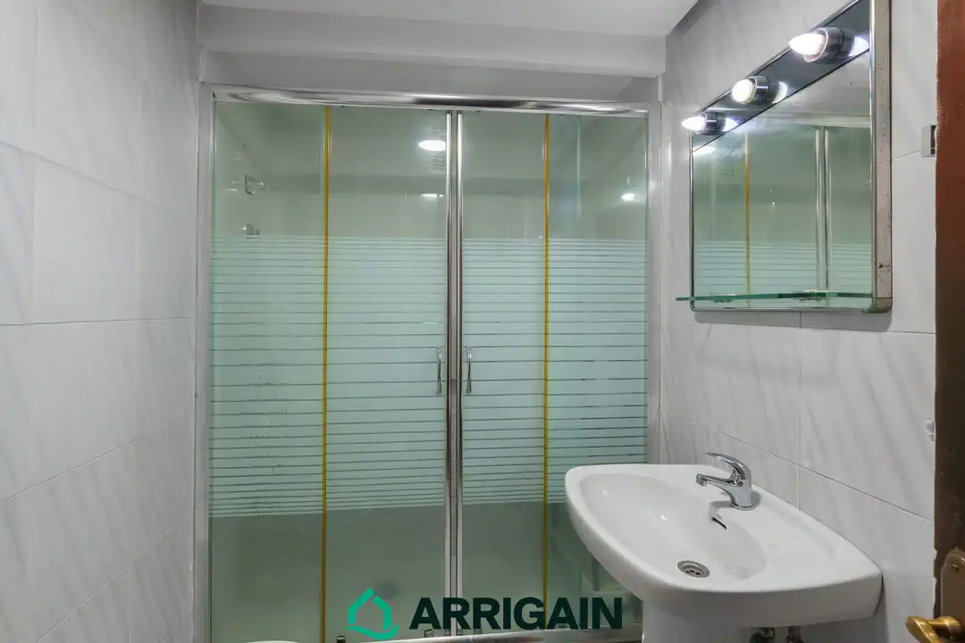 Baño de Piso en venta en Donostia - San Sebastián  con Calefacción y Terraza