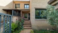 Vista exterior de Casa o xalet en venda en San Andrés del Rabanedo amb Calefacció, Terrassa i Piscina