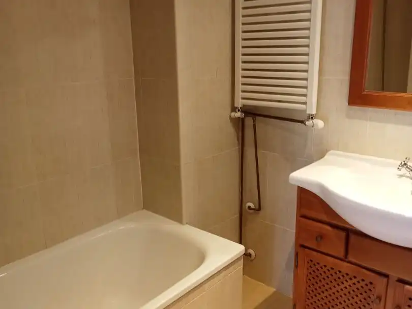 Bathroom of Flat for sale in  Madrid Capital  with Air Conditioner