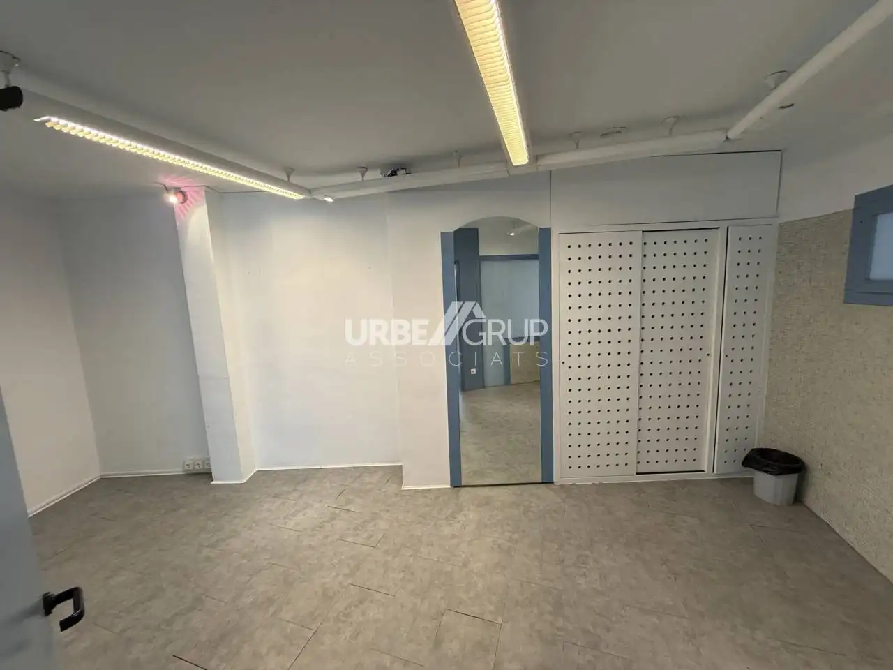 Büro zur Miete in Terrassa mit Heizung