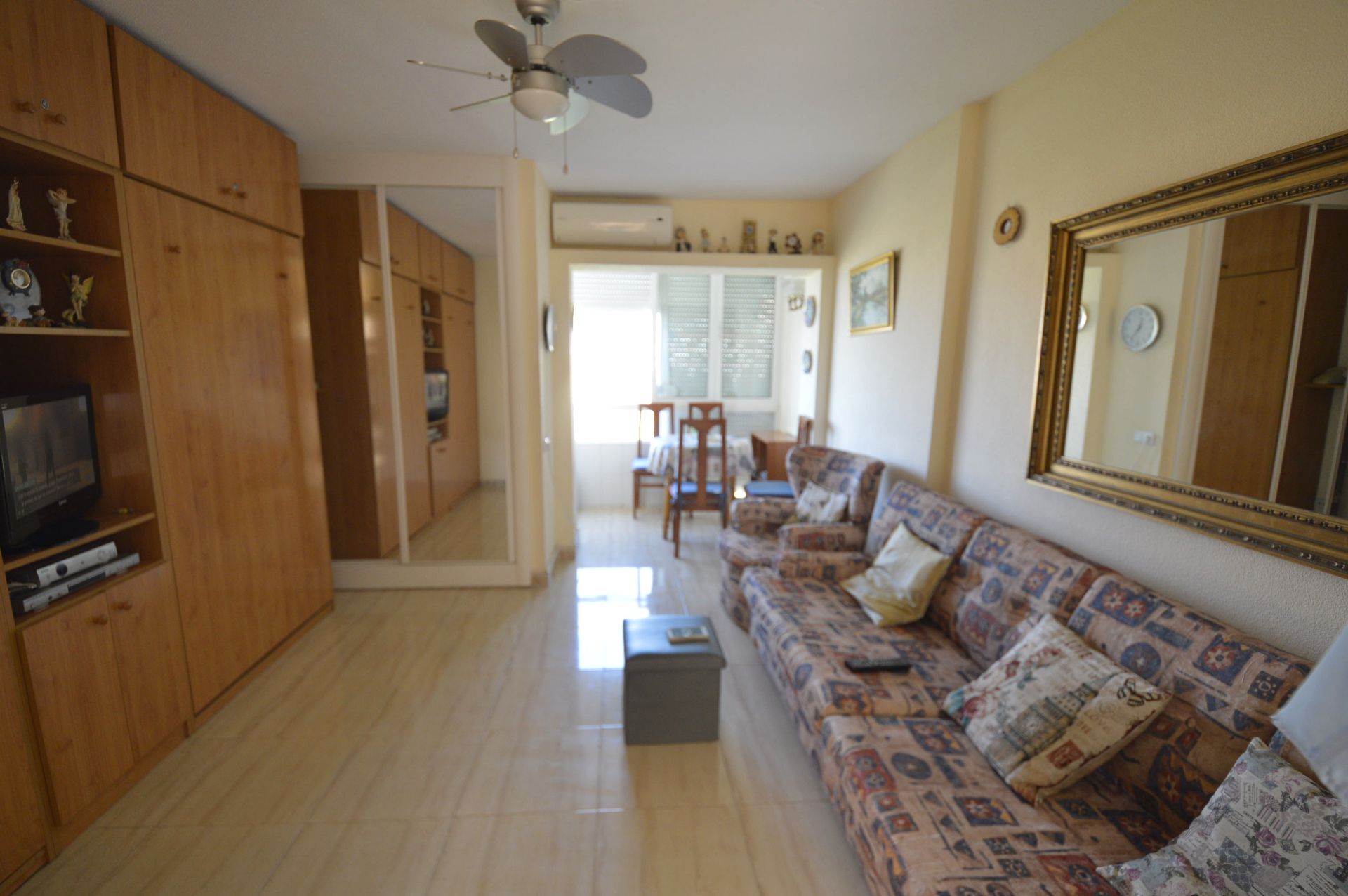 Living room of Study to rent in Benalmádena  with Terrace, Furnished and Community pool