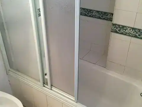 Baño de Piso en venta en Móstoles con Aire acondicionado