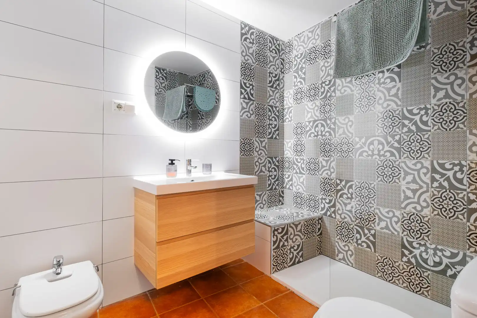 Bany de Apartament en venda en Frigiliana amb Aire condicionat, Calefacció i Jardí privat
