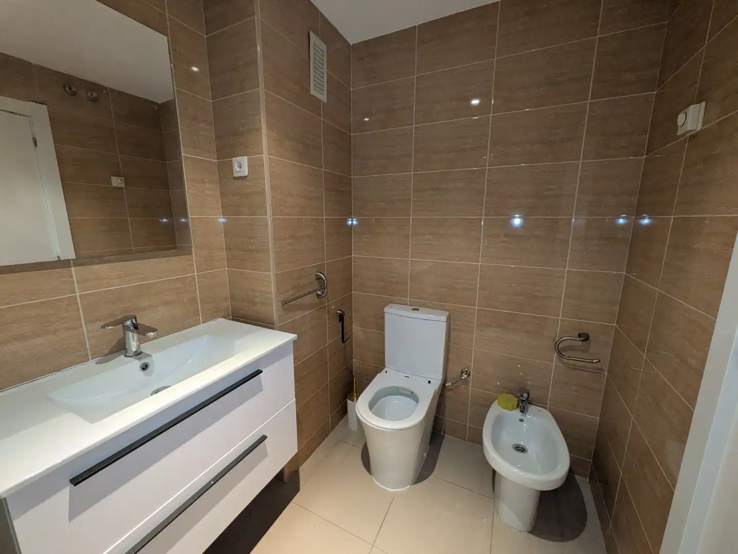 Bathroom of Duplexes for sale in Sant Joan Despí  with Air Conditioner, Parquet flooring and Terrace