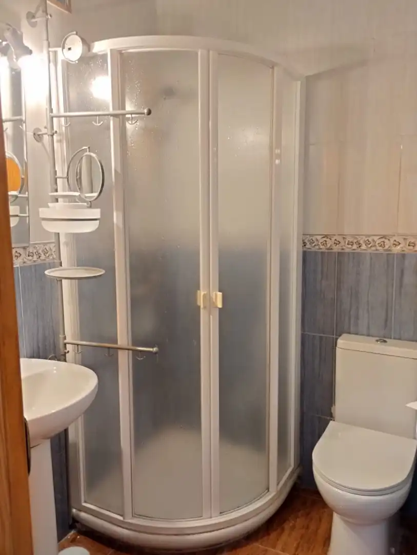 Badezimmer von Einfamilien-Reihenhaus zum Verkauf in Güímar mit Privatgarten, Terrasse und Abstellraum