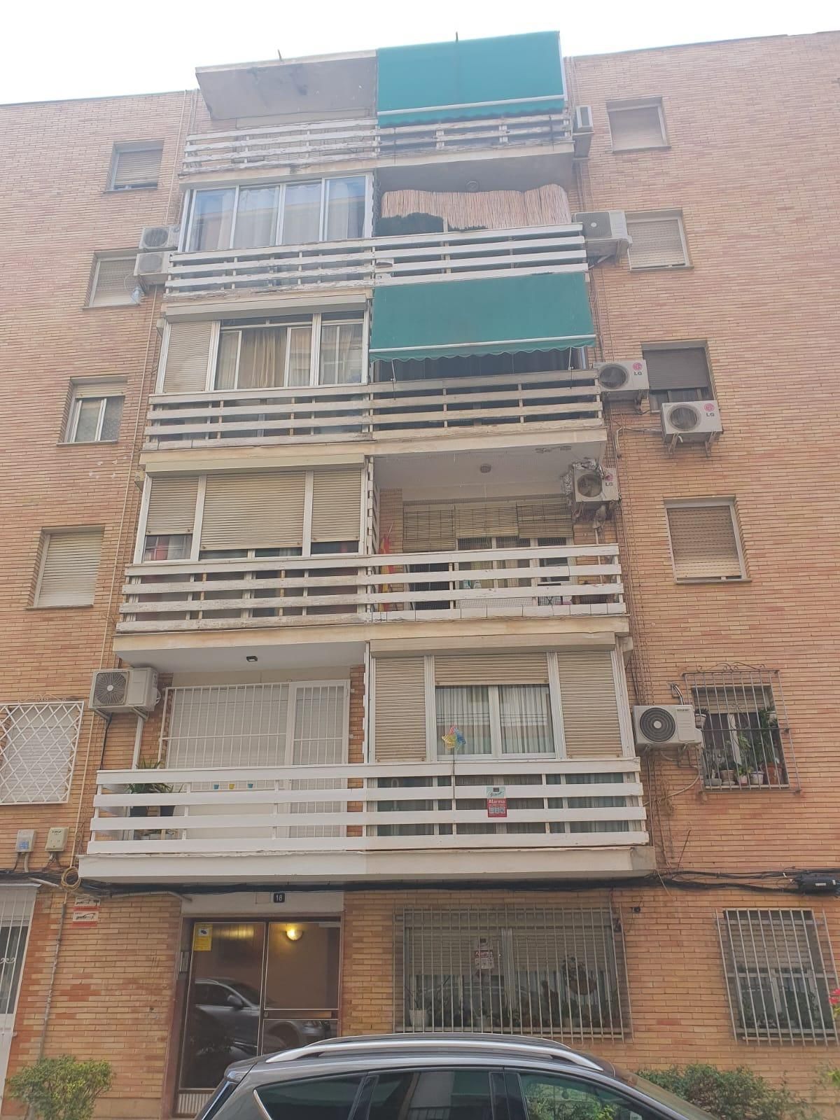 Exterior view of Flat for sale in Alicante / Alacant  with Terrace, Furnished and Balcony