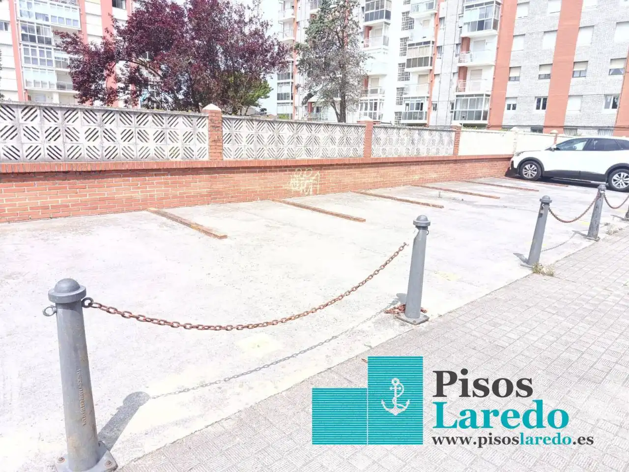 Parkplatz von Garage zum Verkauf in Laredo