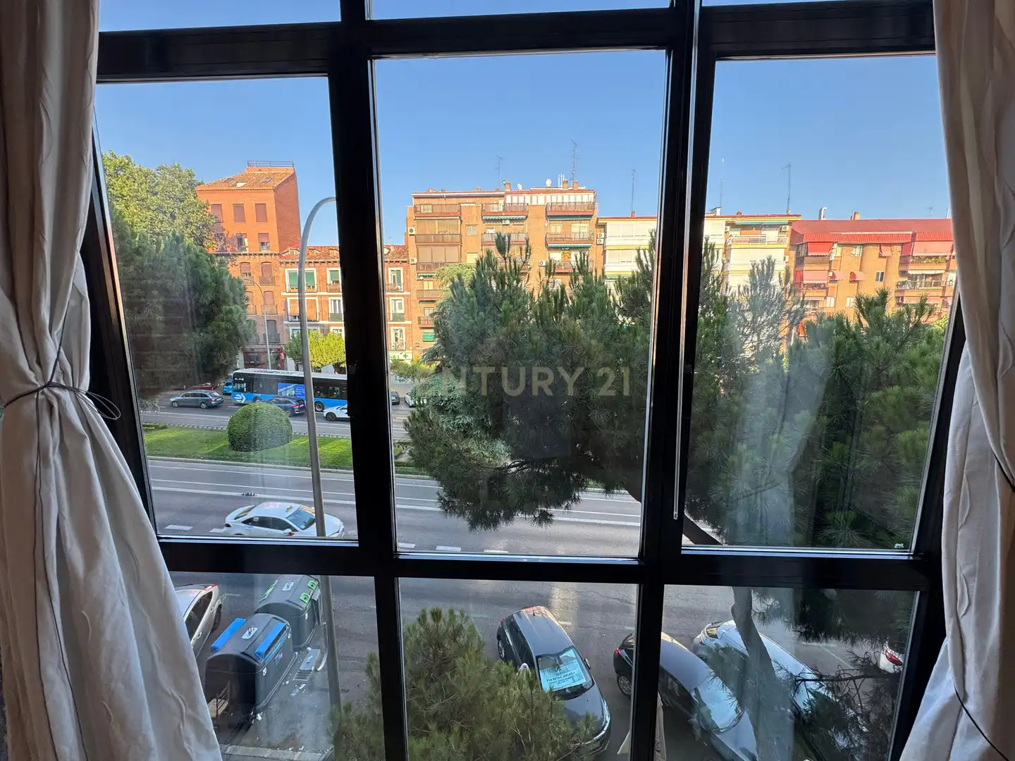 Vista exterior de Pis de lloguer en Madrid amb Aire condicionat