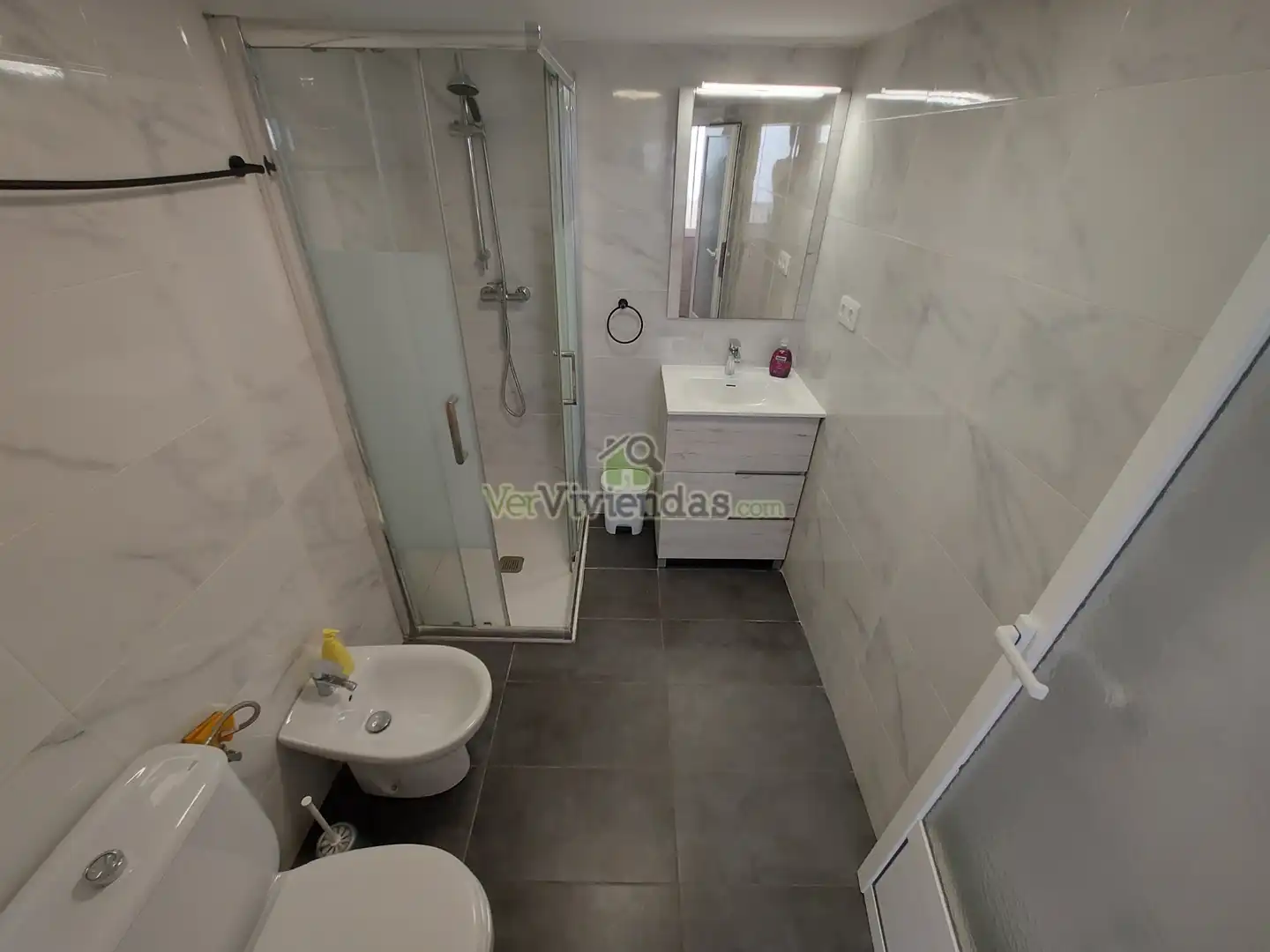 Baño de Planta baja en venta en Castellar del Vallès con Terraza, Horno y Internet