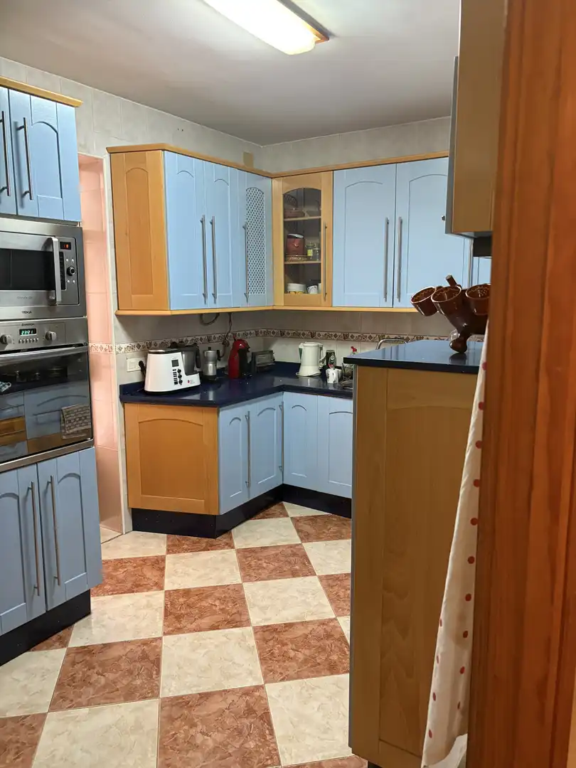 Cuina de Casa o xalet en venda en  Córdoba Capital amb Aire condicionat, Terrassa i Piscina