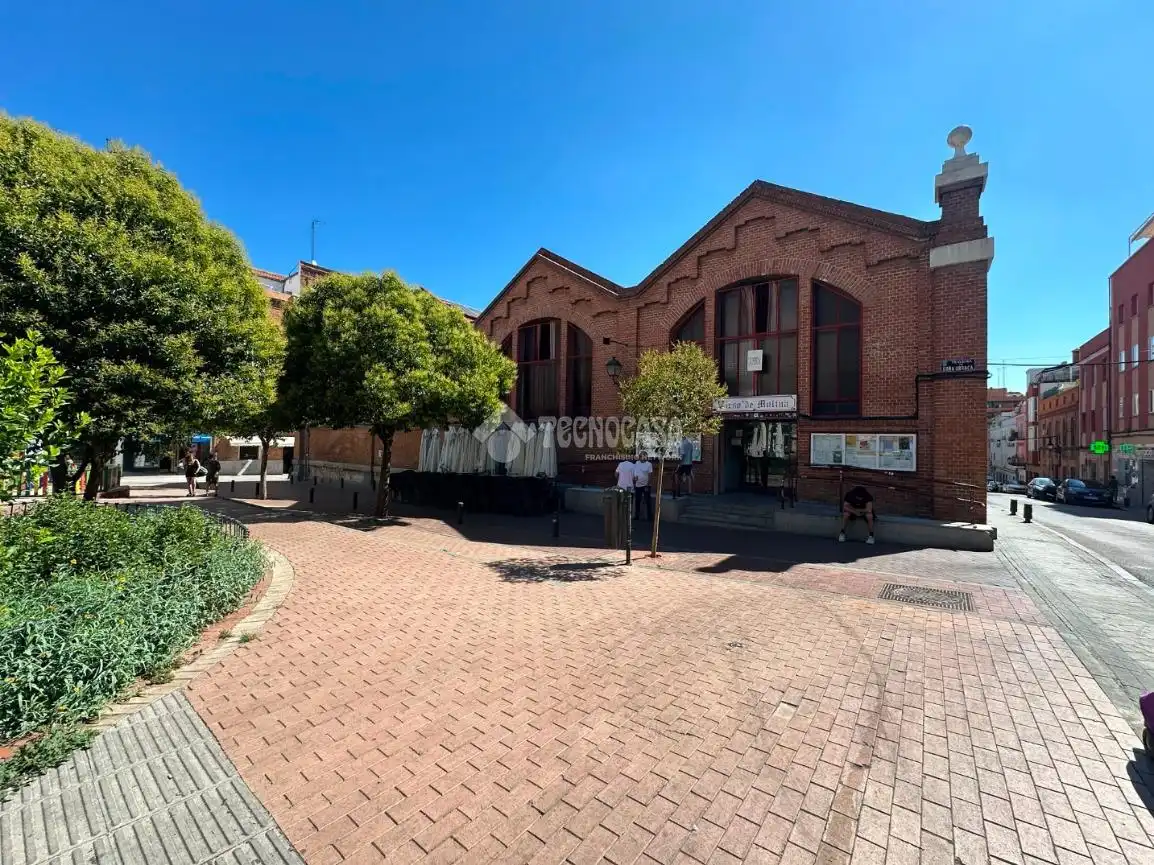 Vista exterior de Local en venta en Madrid