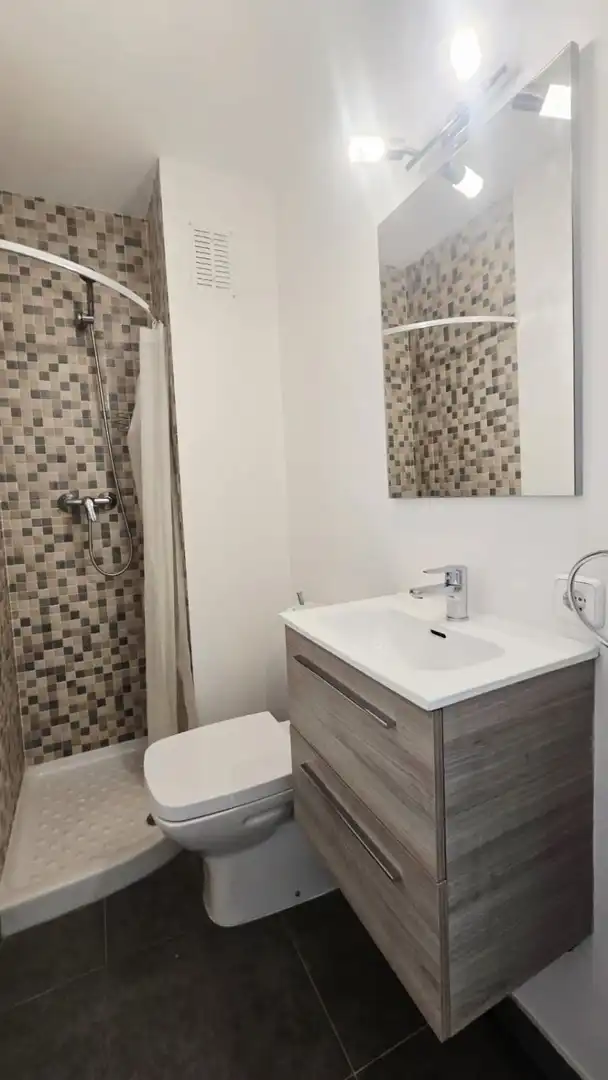 Flat with terrace to rent in del General Pardiñas, imagen 20