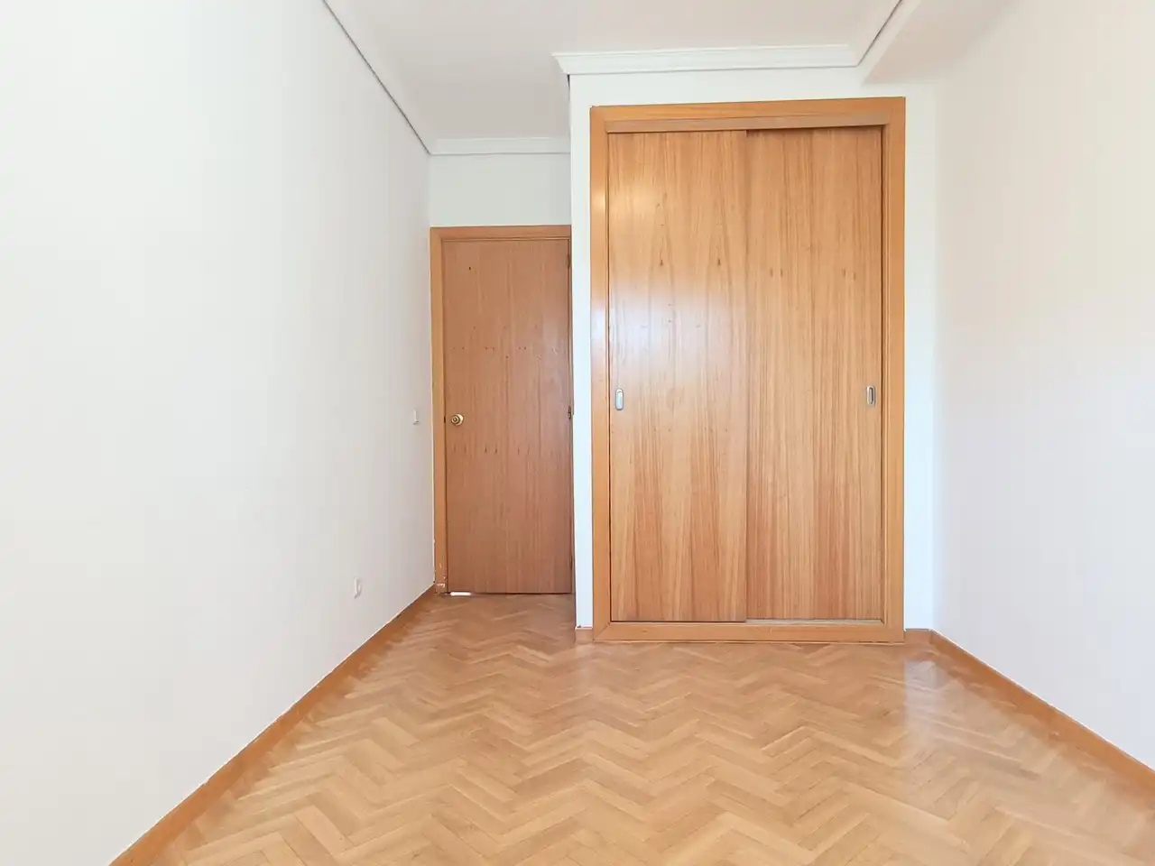 Bedroom of Flat for rent in Madrid  with Heating, Parquet flooring and Terrace