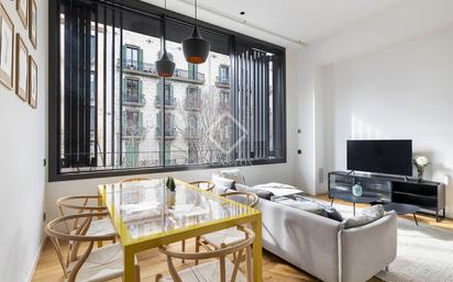 Living room of Flat for sale in  Barcelona Capital  with Air Conditioner, Heating and Parquet flooring