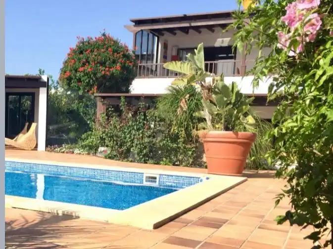 Casa pareada con piscina en venta en Montaña Roja 0, imagen 2