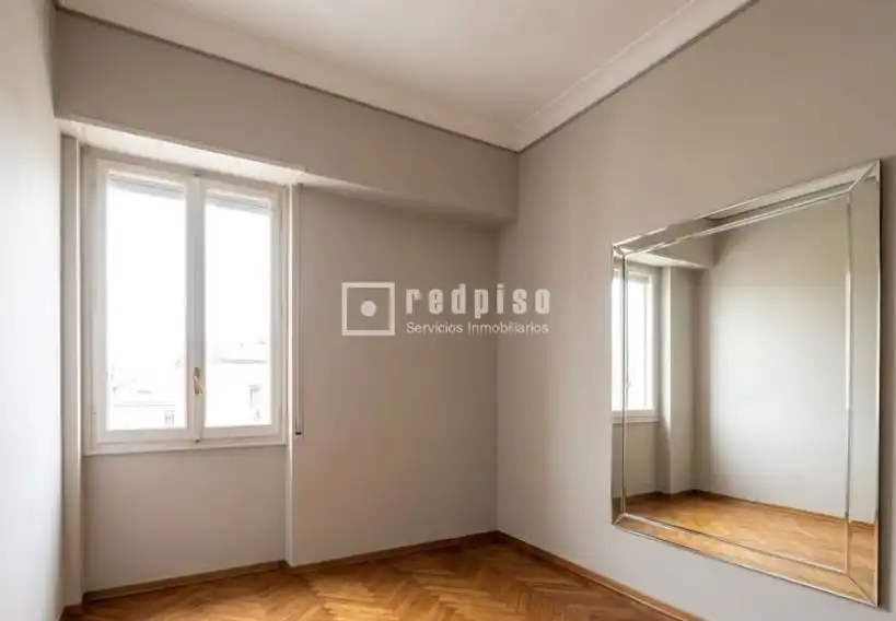 Schlafzimmer von Wohnung zum Verkauf in Madrid mit Klimaanlage, Heizung und Privatgarten