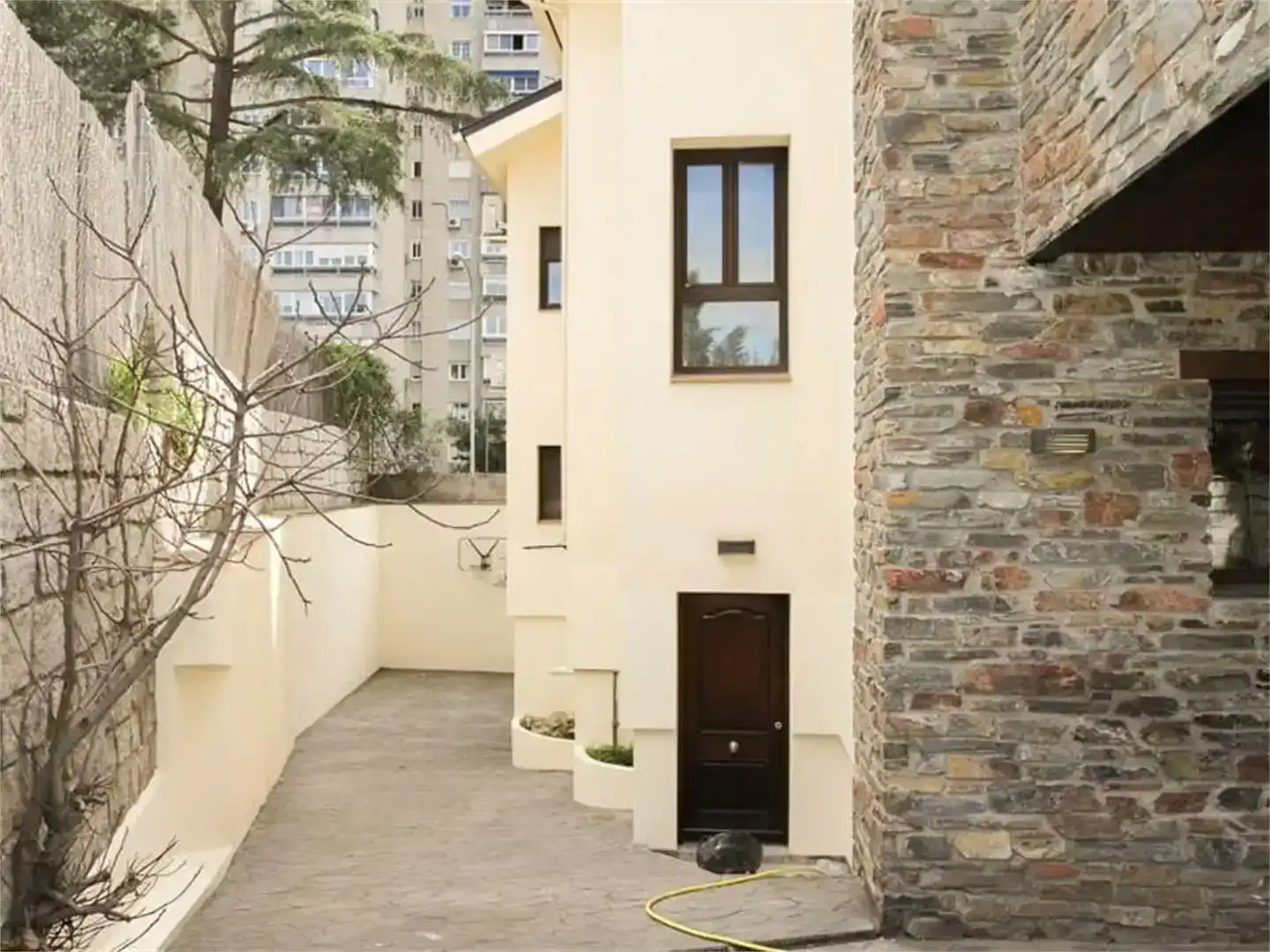 Vista exterior de Casa o chalet en venta en  Madrid Capital con Aire acondicionado, Piscina y Balcón