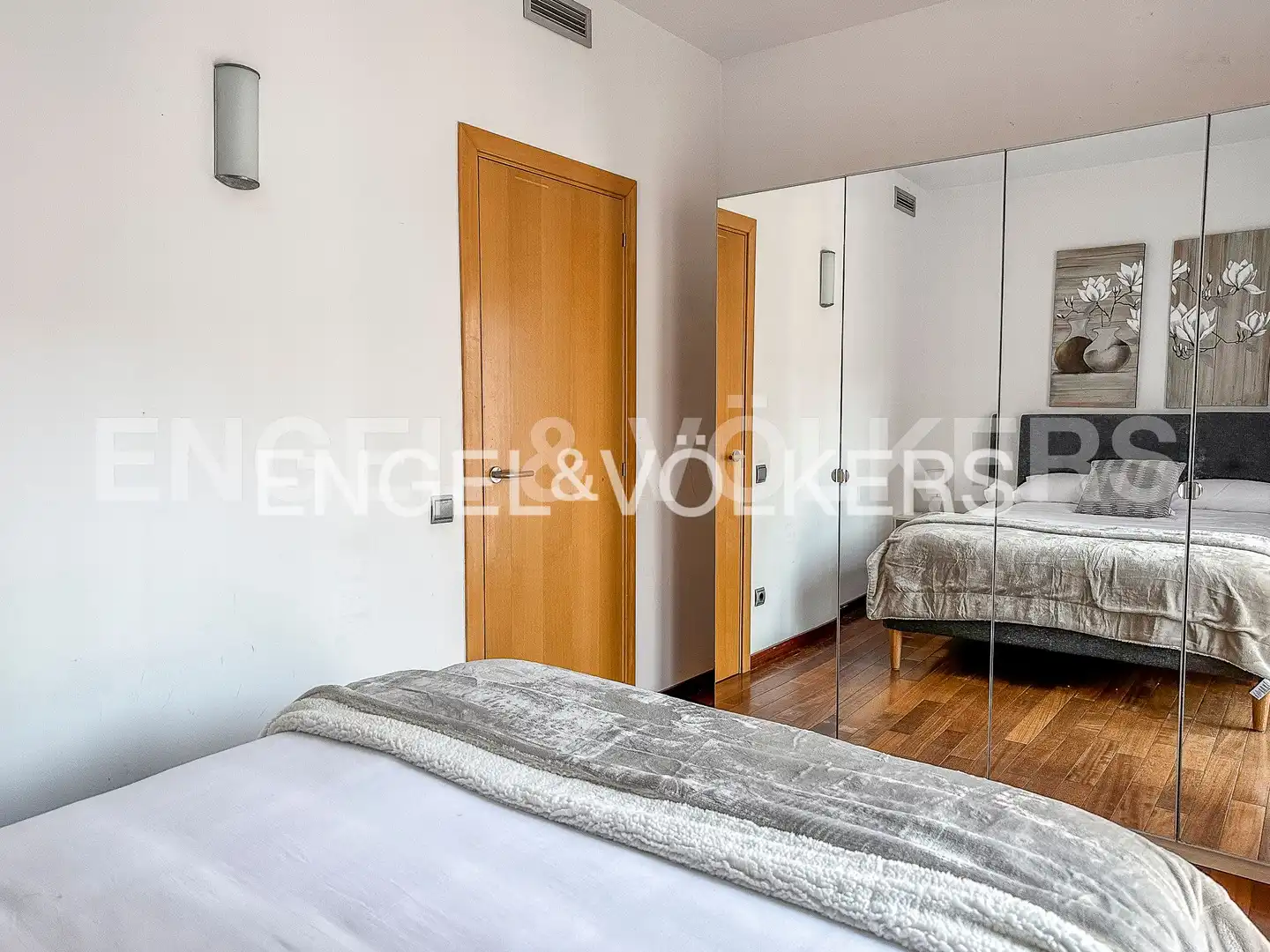 Schlafzimmer von Dachboden zum Verkauf in Barcelona mit Klimaanlage, Heizung und Terrasse
