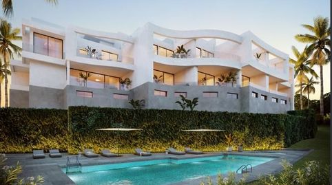Modernas adosadas con vistas panorámicas al mar en Riviera del Sol. Este exclusivo proyecto de 13 casas adosadas únicas con un ele