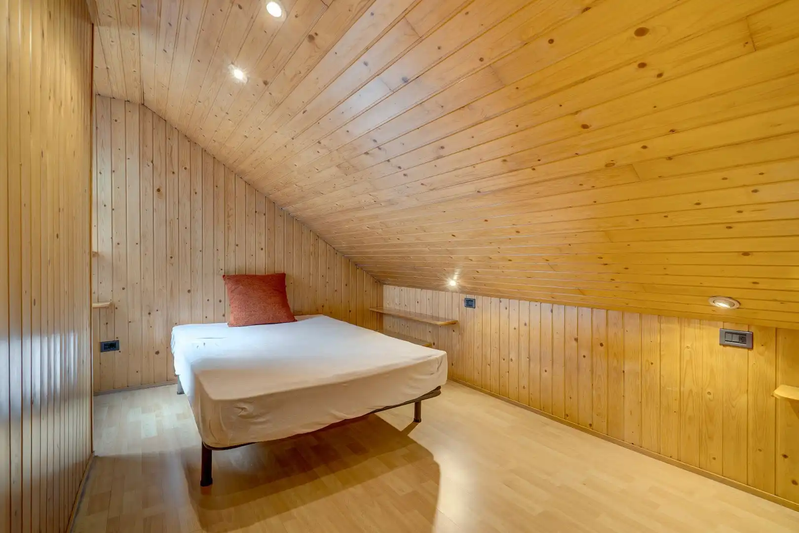 Habitación de Ático en venta en Errenteria con Calefacción y Amueblado