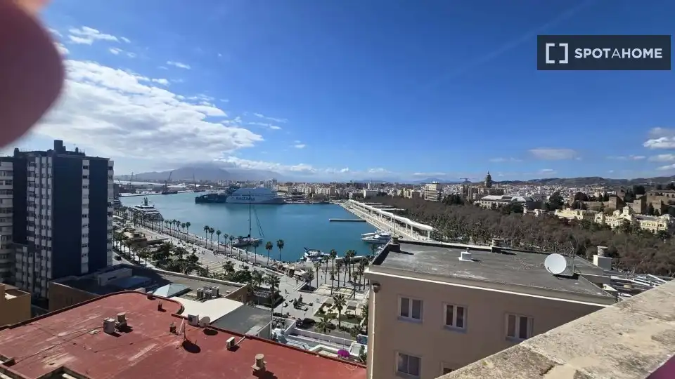 Vista exterior de Estudi per a compartir en Málaga amb Aire condicionat, Terrassa i Moblat