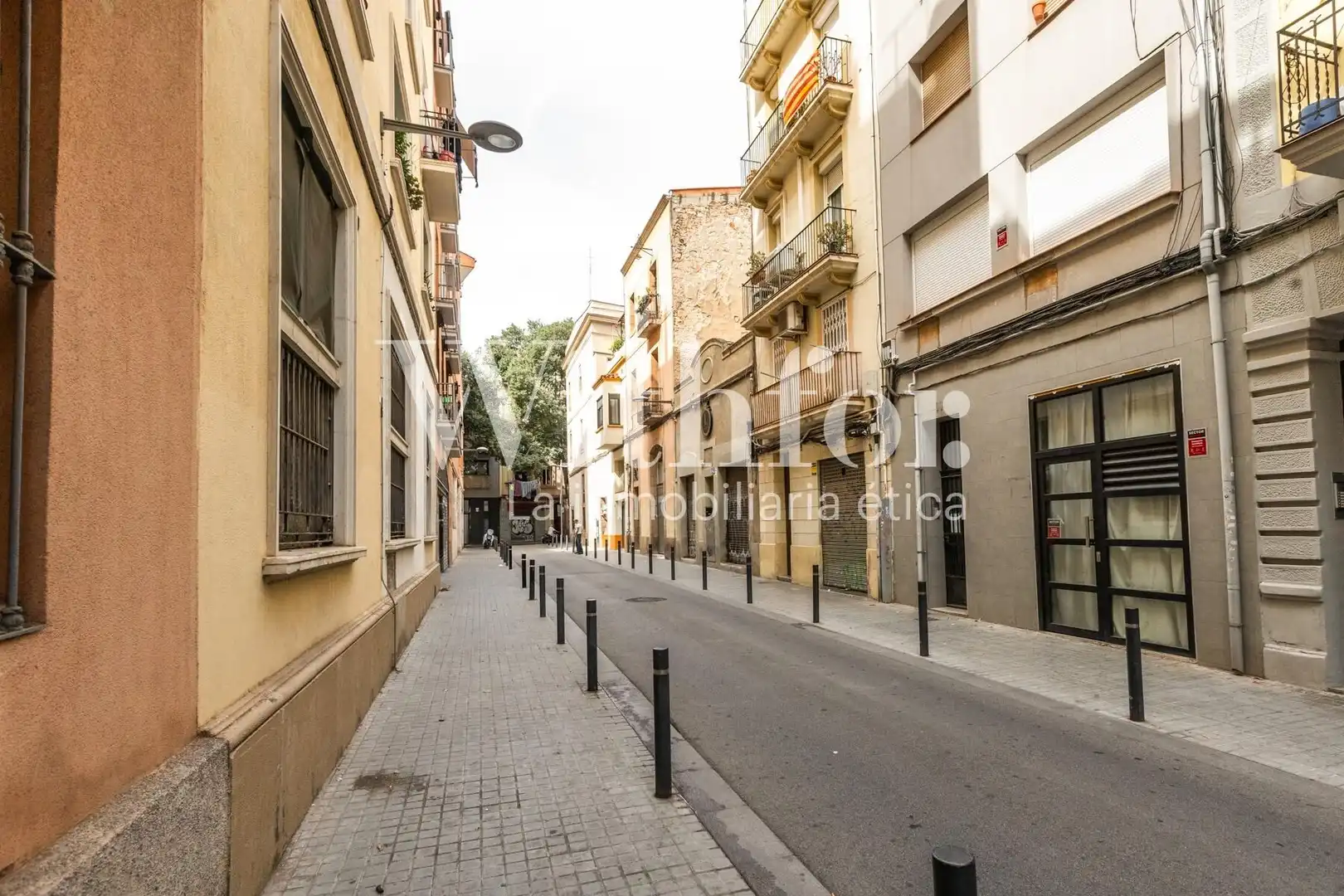 Exterior view of Flat for sale in Barcelona  with Air Conditioner, Heating and Balcony