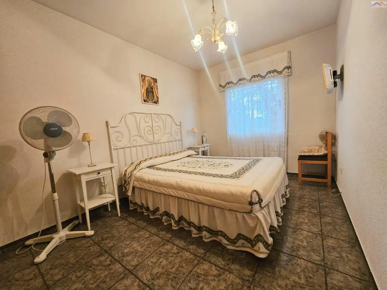 Habitación de Casa o chalet en venta en Villa del Prado con Calefacción, Terraza y Trastero